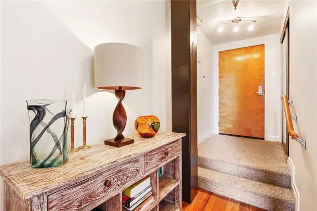 $2,750 | 920 Poeyfarre Street, Unit 301, New Orleans, LA 70130