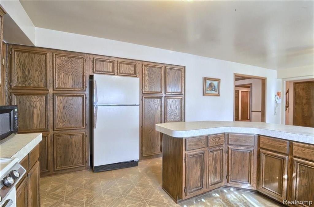 57 Stonetree Circle Rochester, MI 48309 - Photo 12 of 38