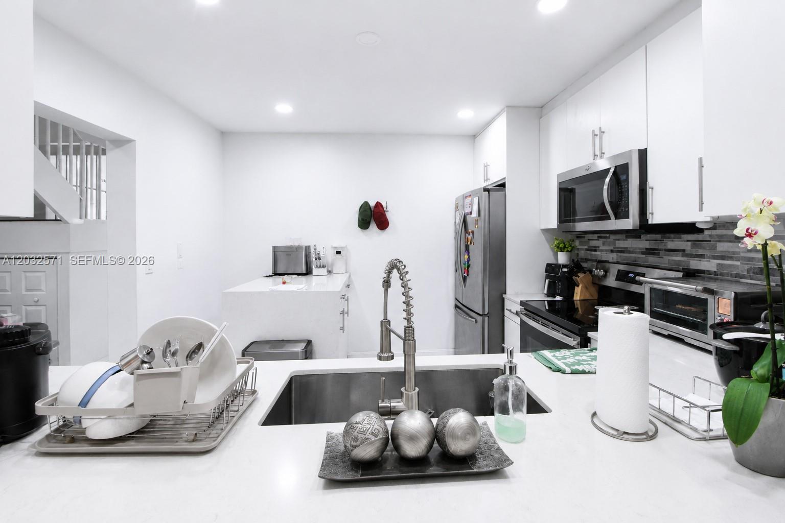 1127 Southwest 134th Place Miami, FL 33184 - Photo 3 of 26
