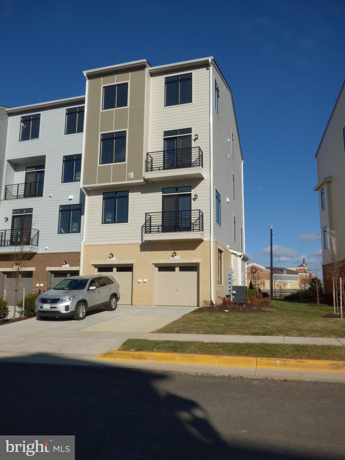 1428 Ribbon Limestone Terrace Southeast, Unit 108 Leesburg, VA 20175 - Photo 3 of 27 Exterior (Rear)