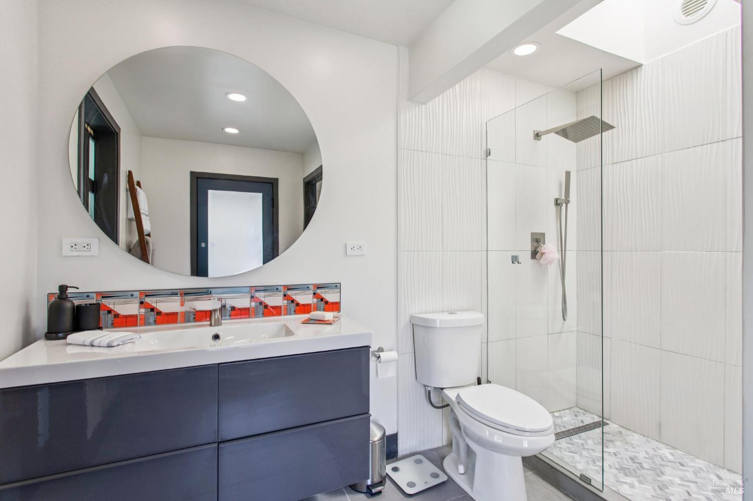 2100 Center Road Novato, CA 94947 - Photo 18 of 32 Full bath that has acces to the outside yard and one of the bedroooms