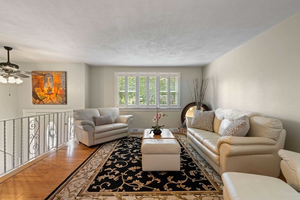 54 Manning Road Chelmsford, MA 01824 - Photo 4 of 37 Gallery Image 4