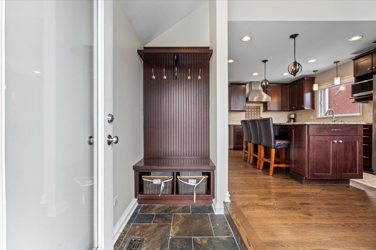 1104 South Lincoln Avenue Park Ridge, IL 60068 - Photo 14 of 37 a view of a kitchen and dining room