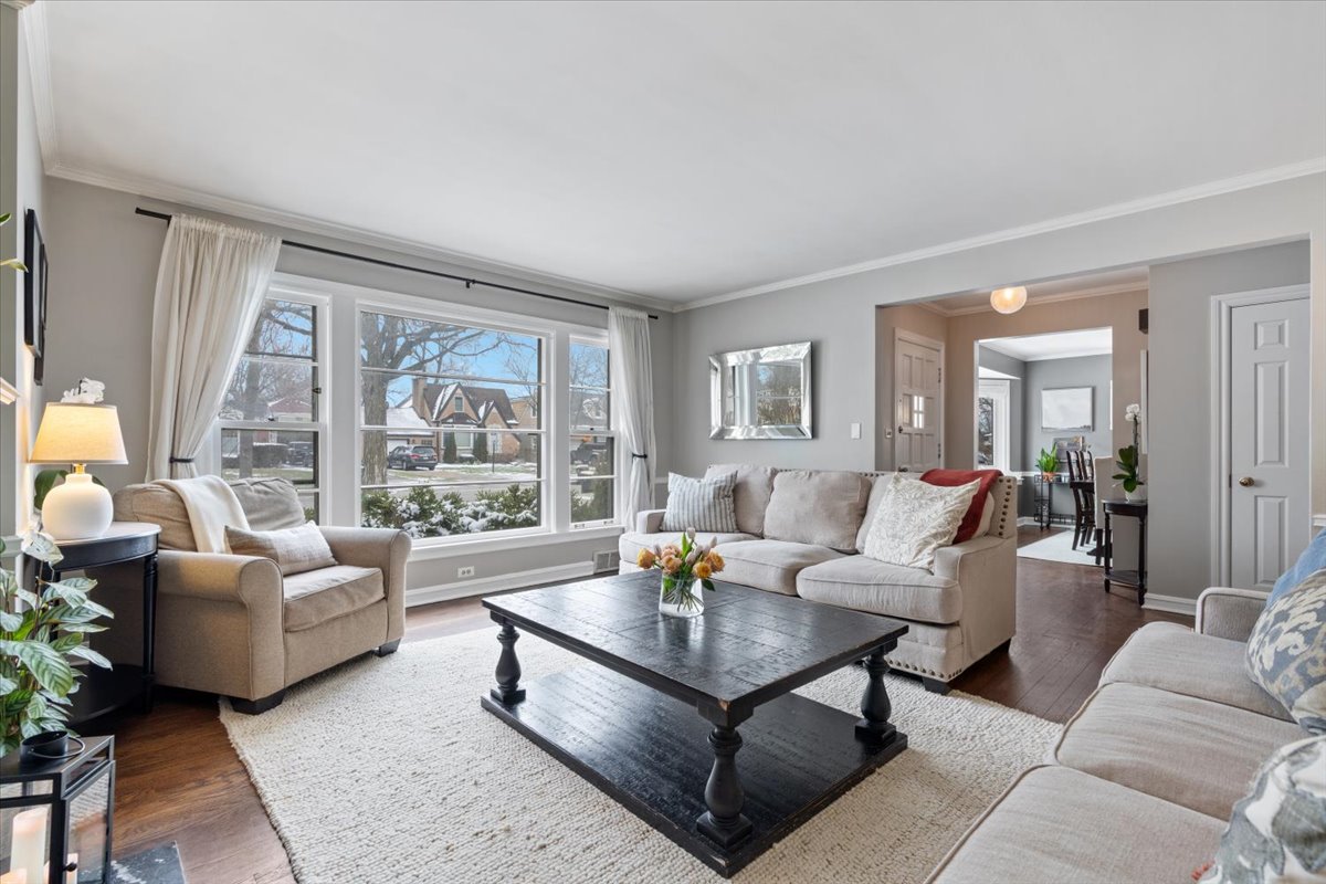 1104 South Lincoln Avenue Park Ridge, IL 60068 - Photo 6 of 37 a living room with furniture and a large window