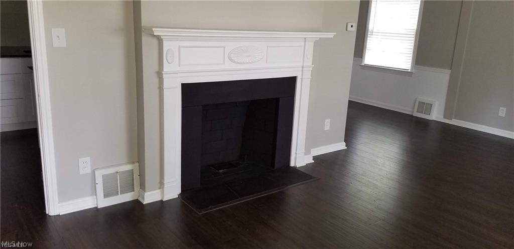 4303 Elmwood Road Cleveland, OH 44121 - Photo 3 of 35