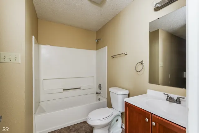 $1,795 | 1849 Southernwood Lane, Indianapolis, IN 46231