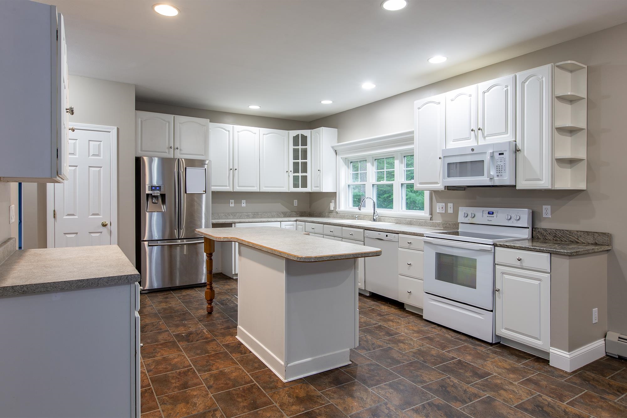 5 Olde Road Hampton, NH 03842 - Photo 4 of 32