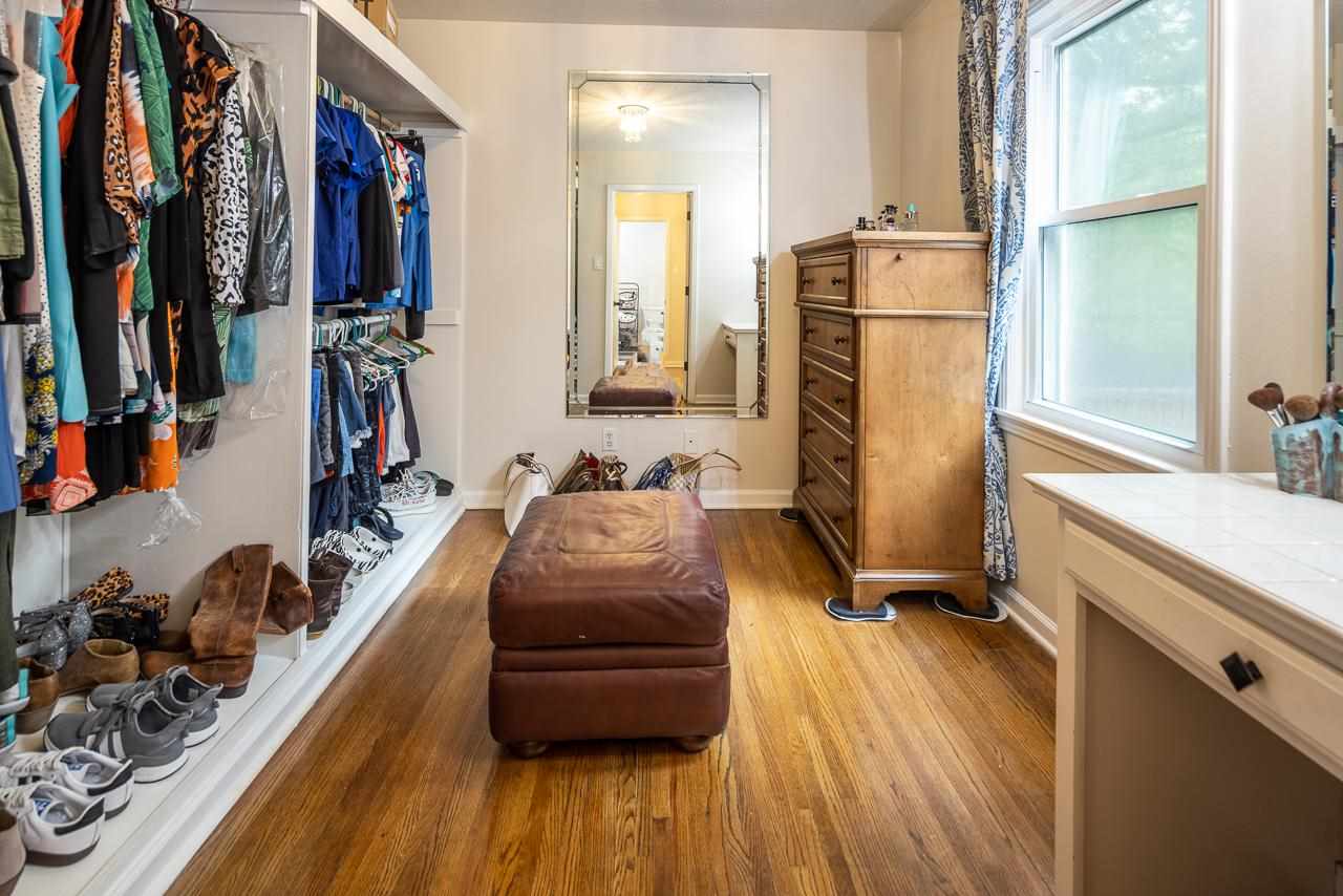1950 Ridgeway Road Memphis, TN 38119 - Photo 16 of 25 Did we mention that the closet is huge???