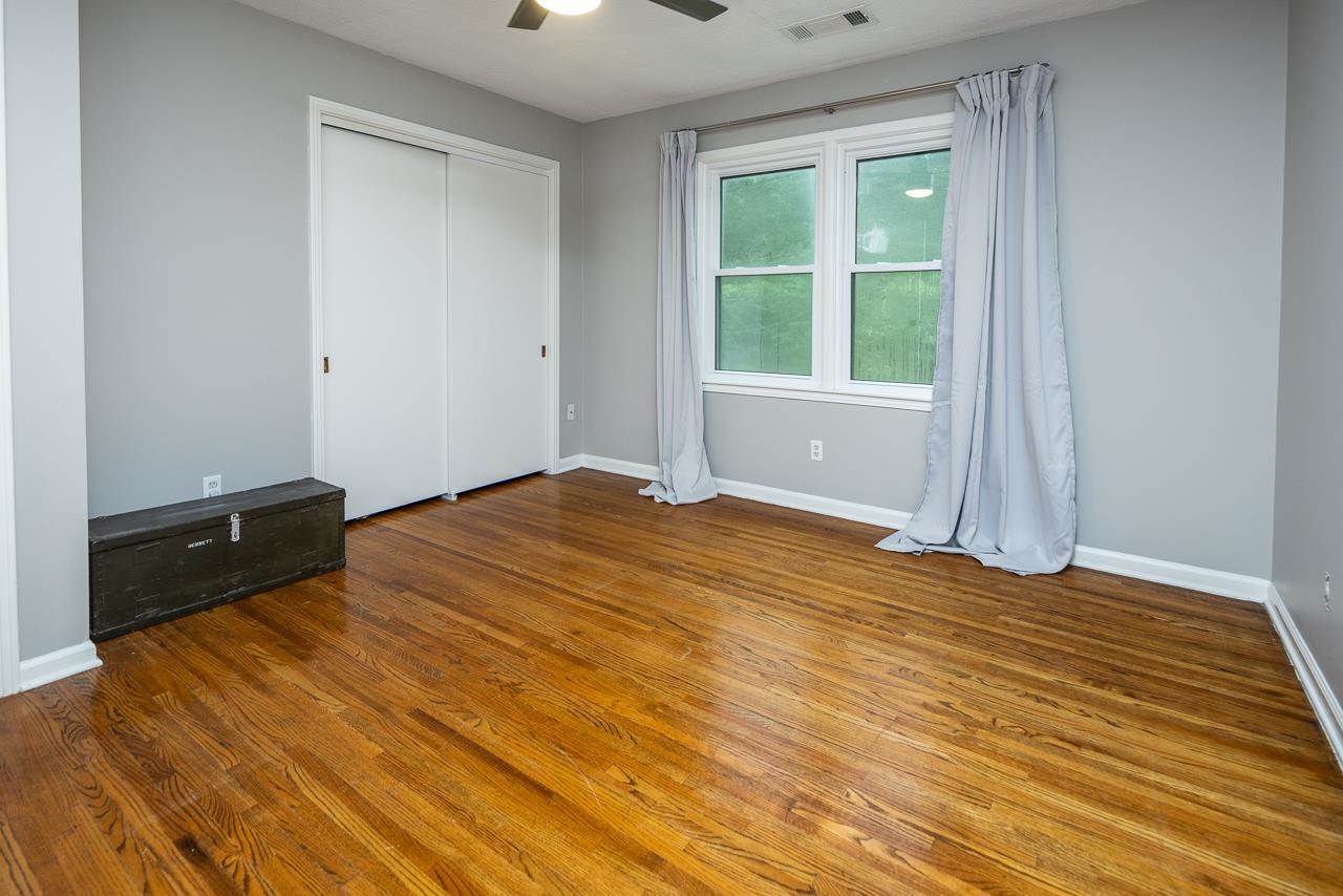 1950 Ridgeway Road Memphis, TN 38119 - Photo 18 of 25 Bedrooms 3 & 4 both look the same, so we only included one picture. Use your imagination :)