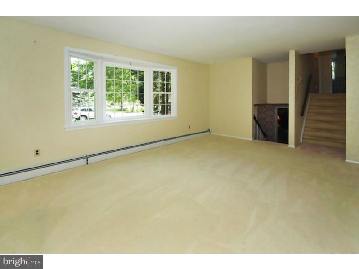 2734 Cranberry Road Doylestown, PA 18902 - Photo 3 of 25 Living Room