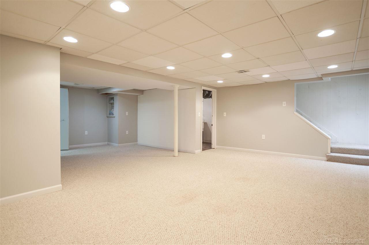 805 Canterbury Road Grosse Pointe Woods, MI 48236 - Photo 35 of 41