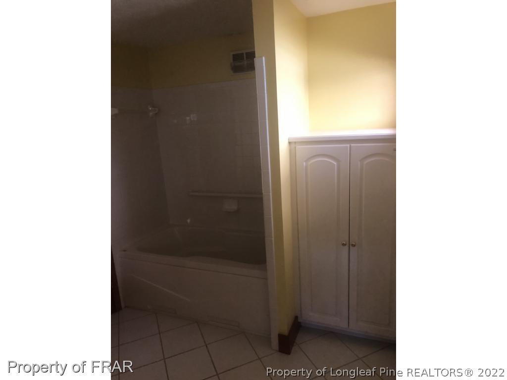 5412 Lakeview Road Hope Mills, NC 28348 - Photo 20 of 30 Gallery Image 20