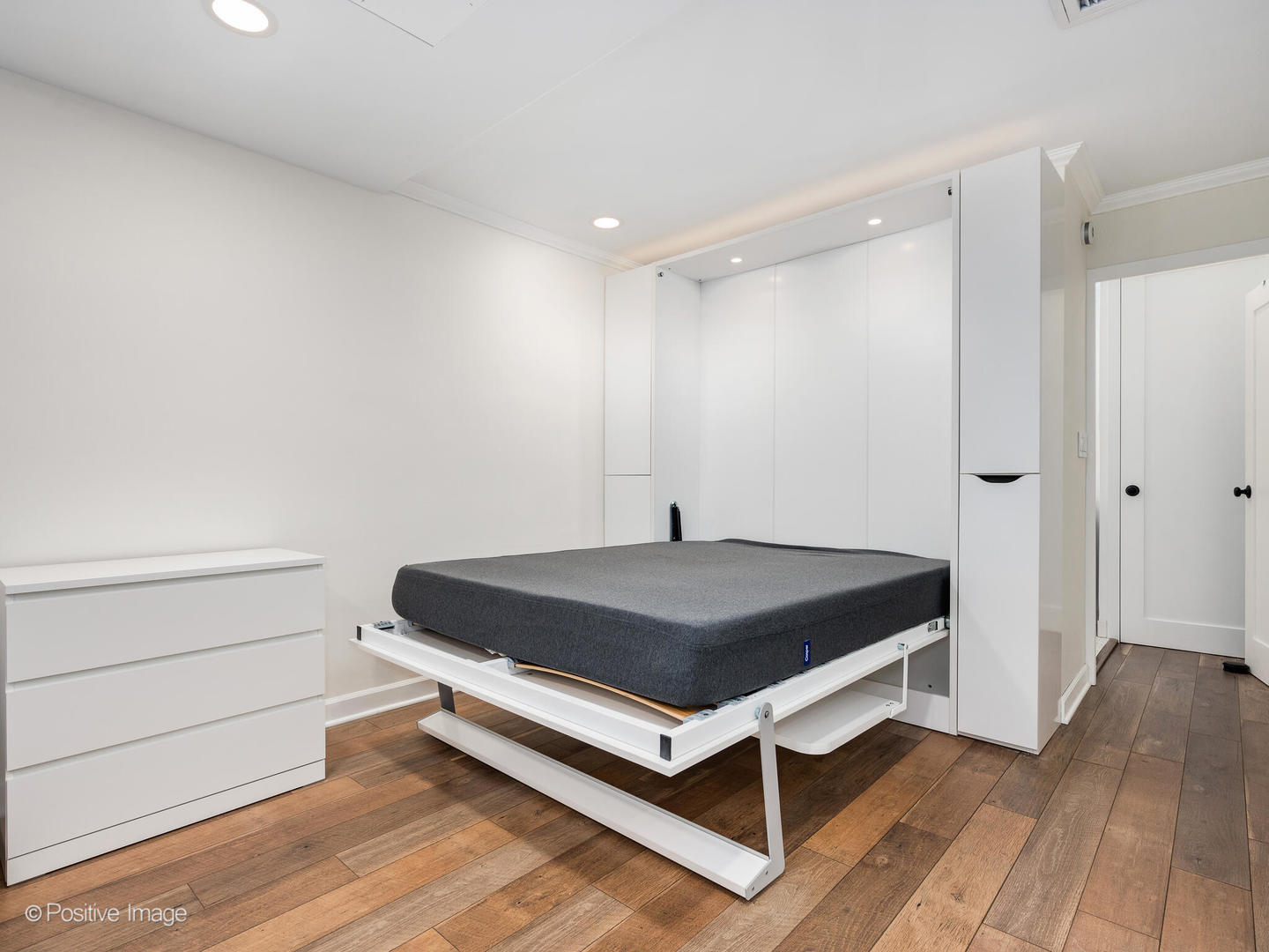 21 West Goethe Street, Unit 2D Chicago, IL 60610 - Photo 9 of 16