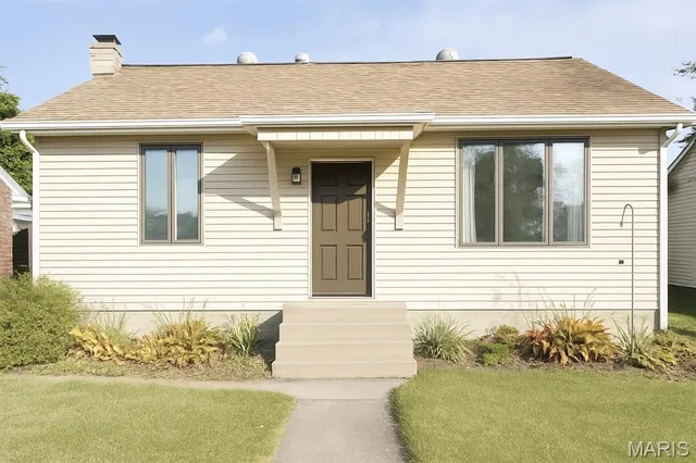 $149,999 | 315 North Maple Avenue, Roxana, IL 62084