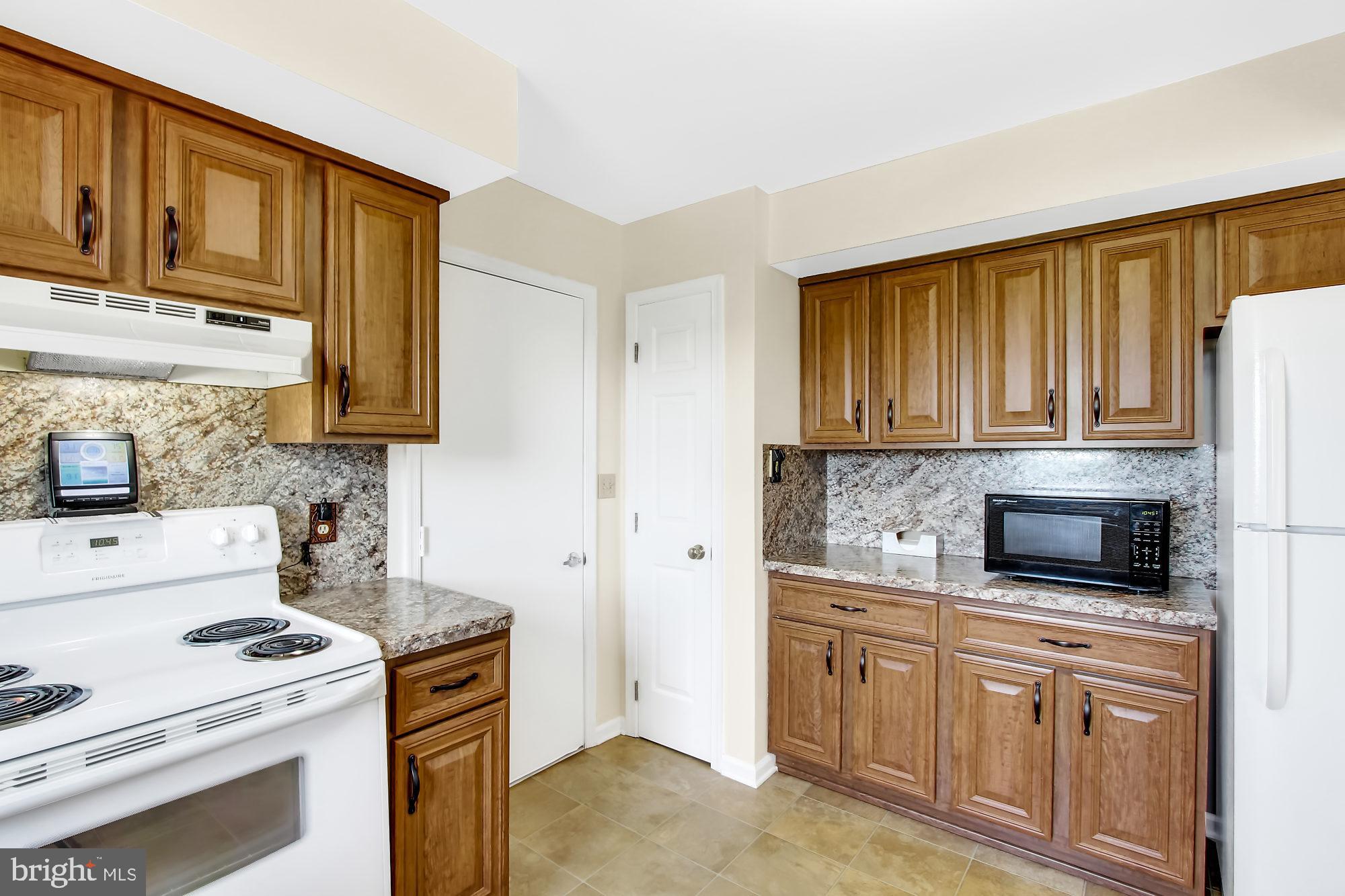 736 Old Commons Road Windsor, PA 17366 - Photo 12 of 28 Kitchen