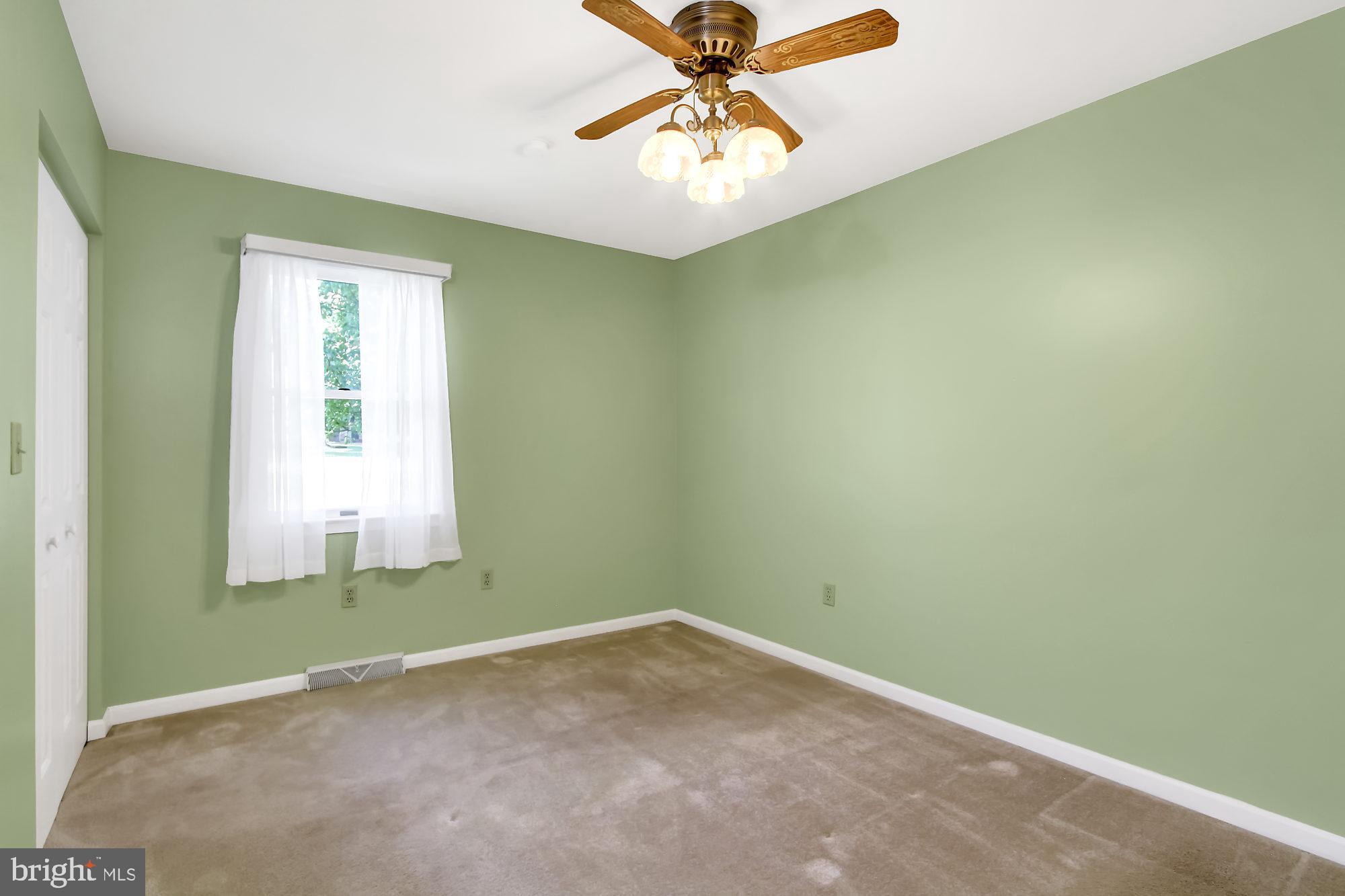 736 Old Commons Road Windsor, PA 17366 - Photo 16 of 28 Master BR