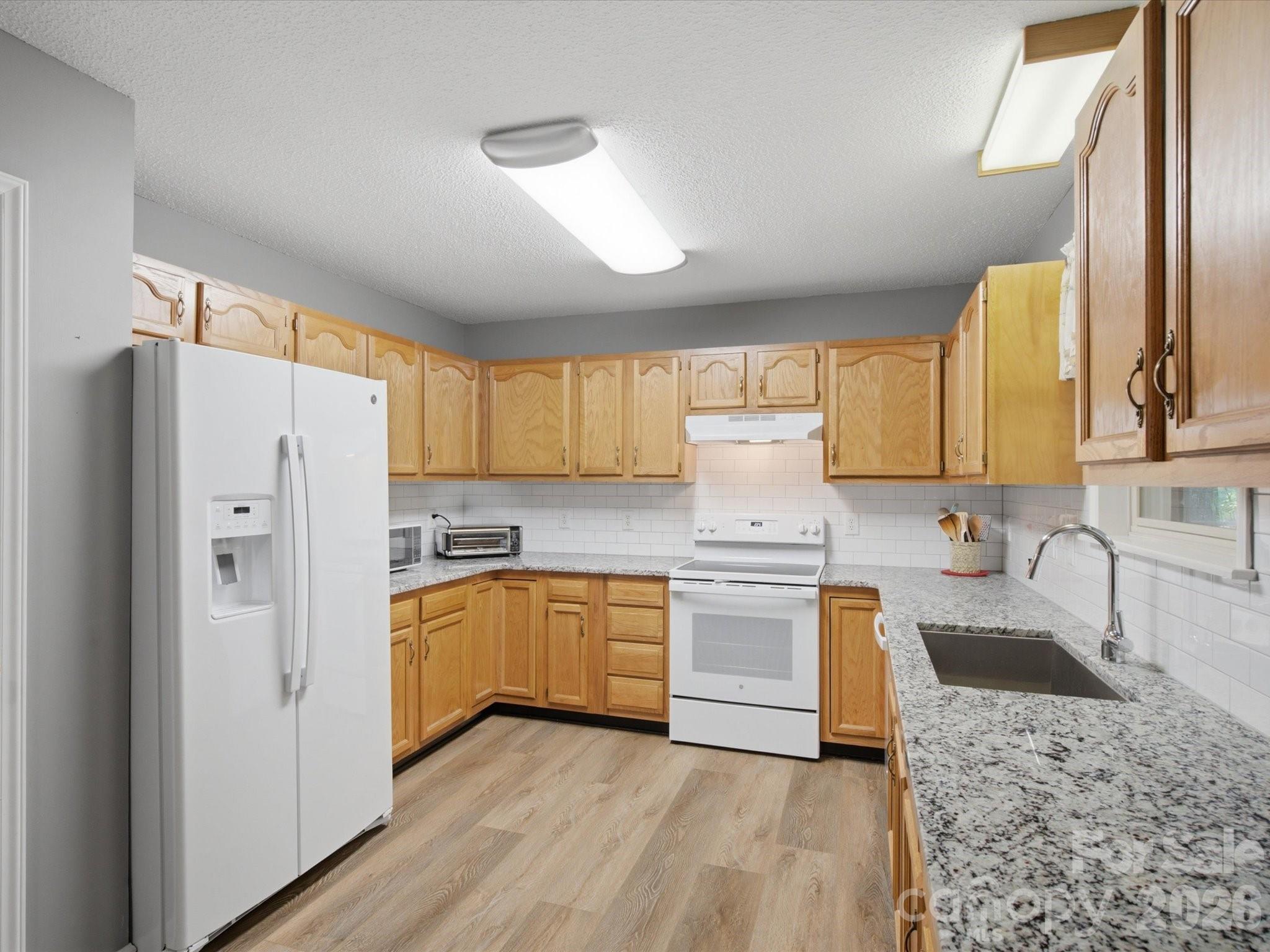 155 South Grandview Road Clover, SC 29710 - Photo 7 of 48 Gallery Image 7