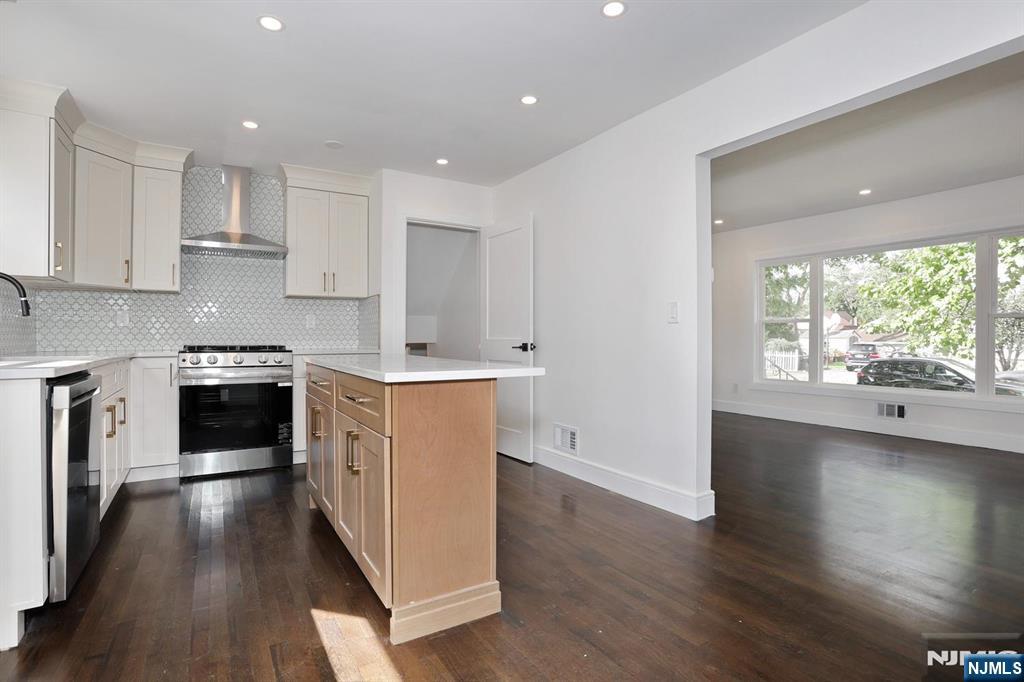 73 Rucereto Avenue Dumont, NJ 07628 - Photo 9 of 44 Gallery Image 9