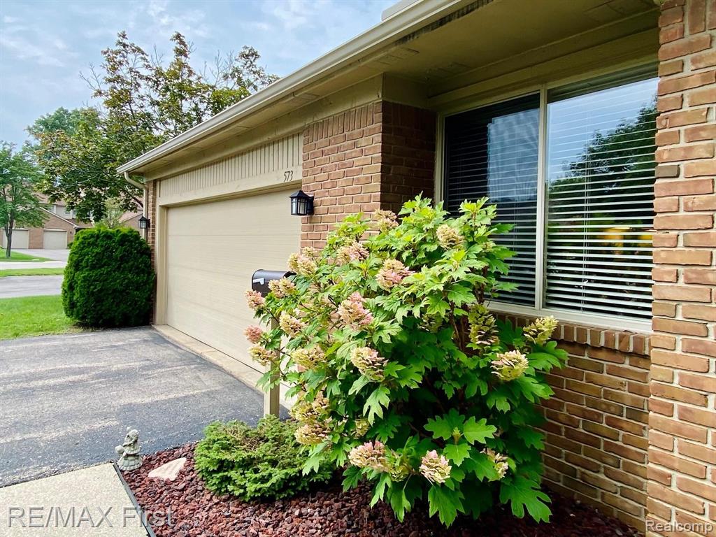 573 Tennyson Rochester Hills, MI 48307 - Photo 33 of 40