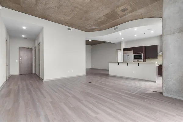 $5,000 | 2728 McKinnon Street, Unit 2106, Dallas, TX 75201