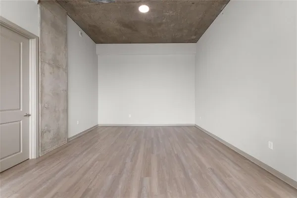 $5,000 | 2728 McKinnon Street, Unit 2106, Dallas, TX 75201