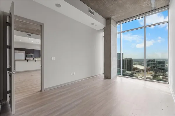 $5,000 | 2728 McKinnon Street, Unit 2106, Dallas, TX 75201