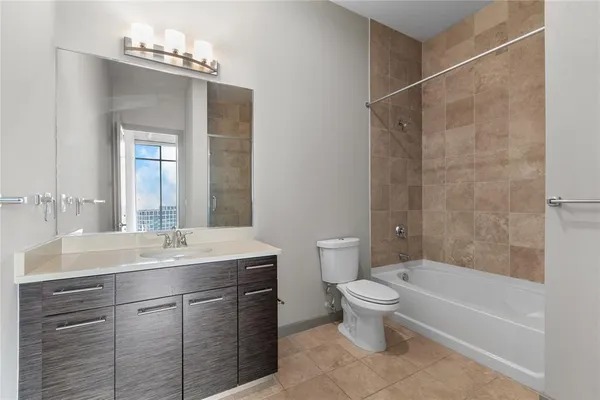 $5,000 | 2728 McKinnon Street, Unit 2106, Dallas, TX 75201