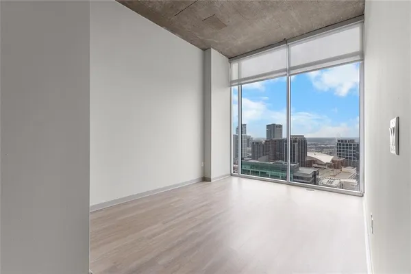 $5,000 | 2728 McKinnon Street, Unit 2106, Dallas, TX 75201