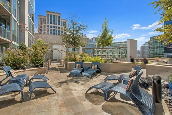 $5,000 | 2728 McKinnon Street, Unit 2106, Dallas, TX 75201