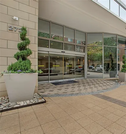 $5,000 | 2728 McKinnon Street, Unit 2106, Dallas, TX 75201