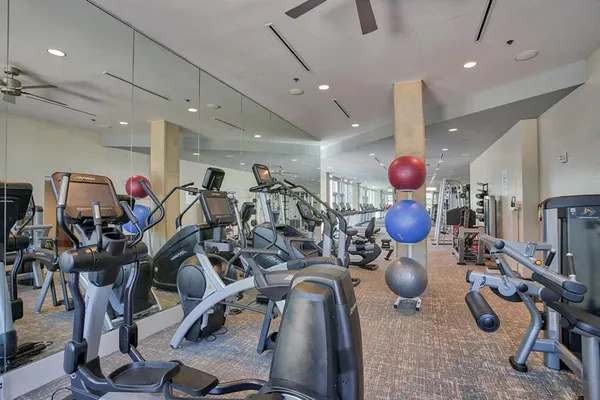 $5,000 | 2728 McKinnon Street, Unit 2106, Dallas, TX 75201