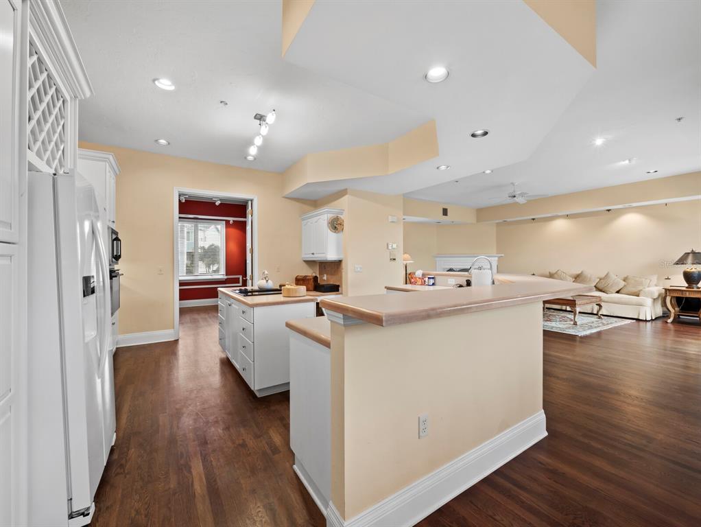 836 Evergreen Way Longboat Key, FL 34228 - Photo 16 of 49