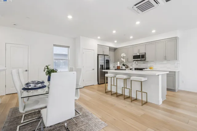 $999,000 | 5420 Central Parkway, Unit B, Dublin, CA 94568