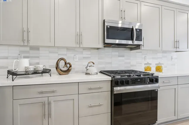 $999,000 | 5420 Central Parkway, Unit B, Dublin, CA 94568