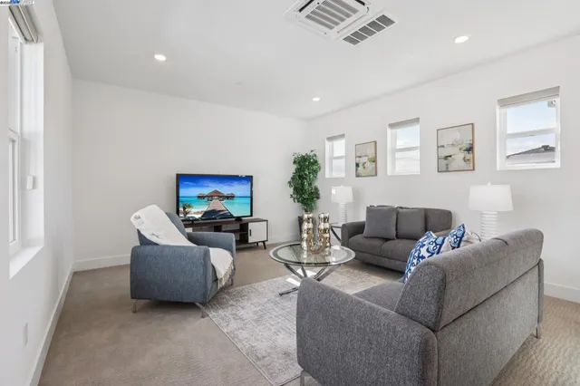 $999,000 | 5420 Central Parkway, Unit B, Dublin, CA 94568