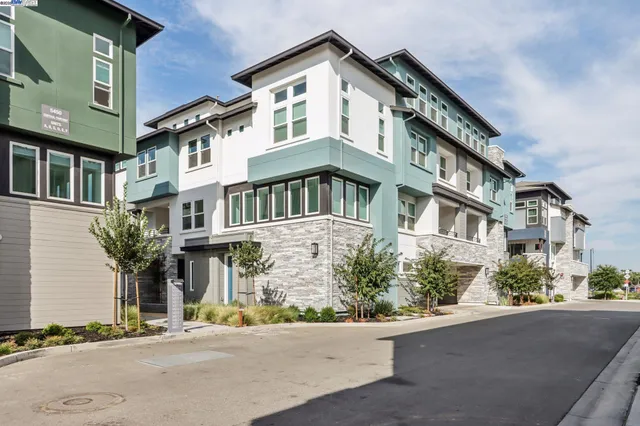 $999,000 | 5420 Central Parkway, Unit B, Dublin, CA 94568