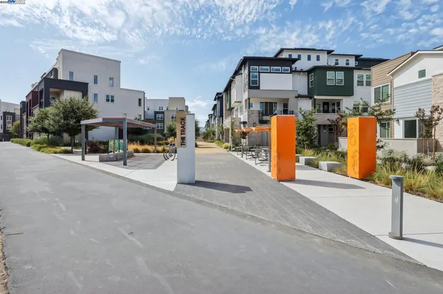 $999,000 | 5420 Central Parkway, Unit B, Dublin, CA 94568