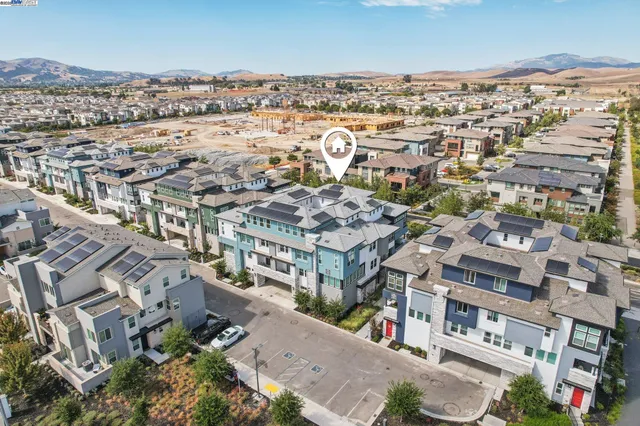 $999,000 | 5420 Central Parkway, Unit B, Dublin, CA 94568