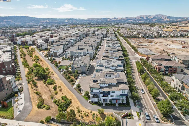 $999,000 | 5420 Central Parkway, Unit B, Dublin, CA 94568