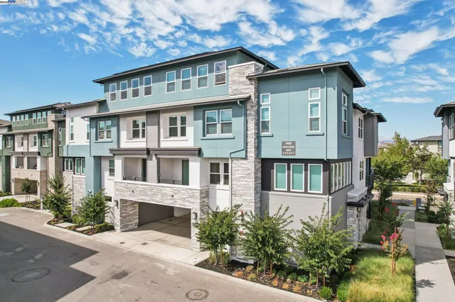 $999,000 | 5420 Central Parkway, Unit B, Dublin, CA 94568