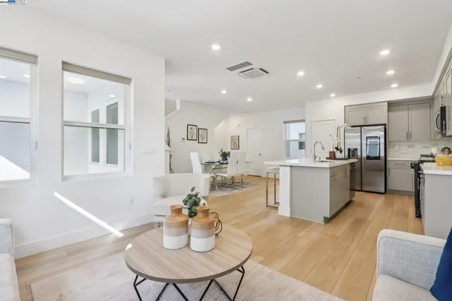 $999,000 | 5420 Central Parkway, Unit B, Dublin, CA 94568