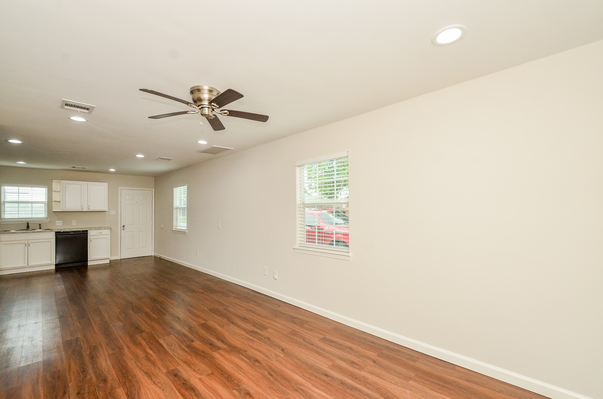 6425 Sidney Street Houston, TX 77021 - Photo 7 of 31 Gallery Image 7