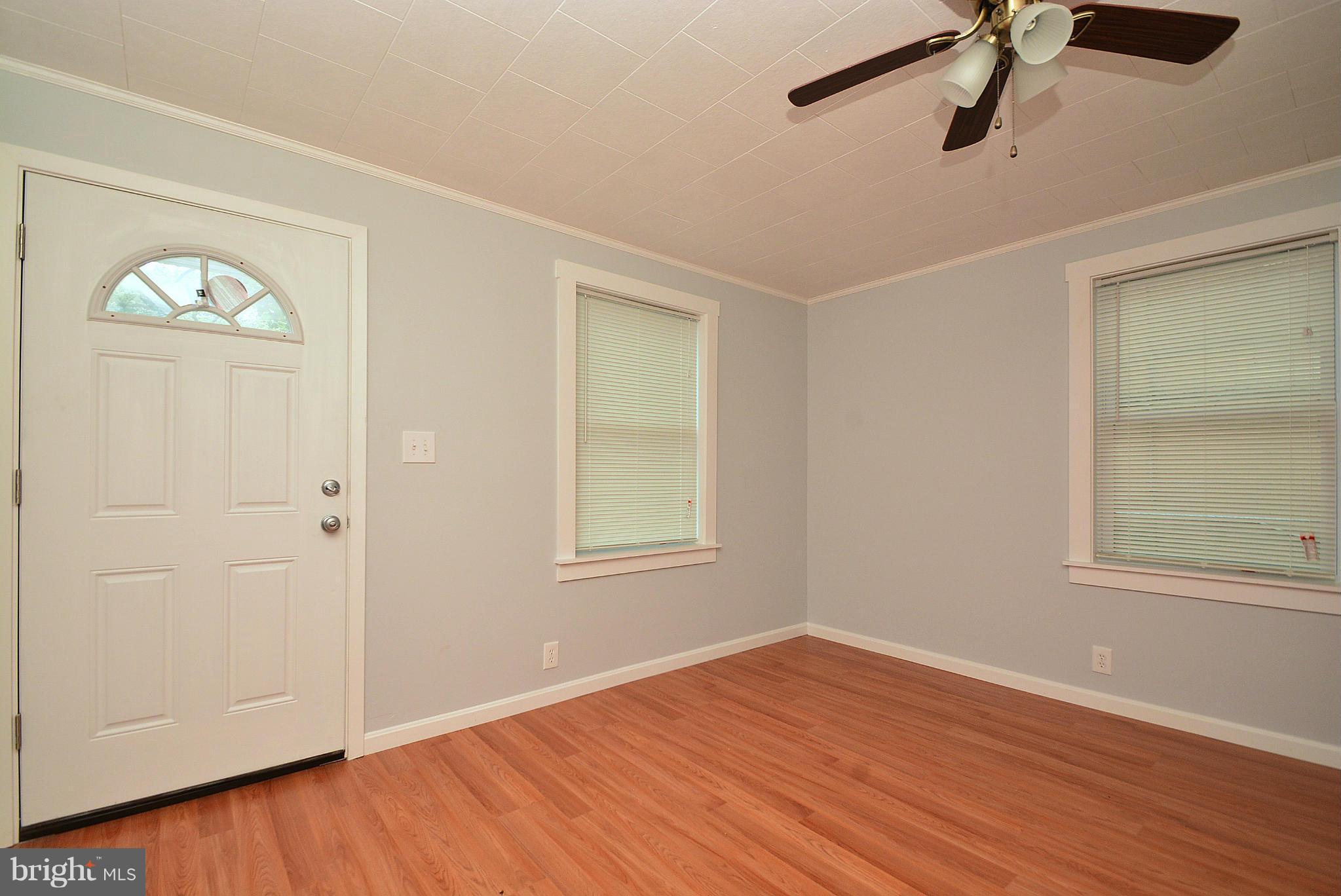 214 German Hill Road Dundalk, MD 21222 - Photo 11 of 22 Living Room