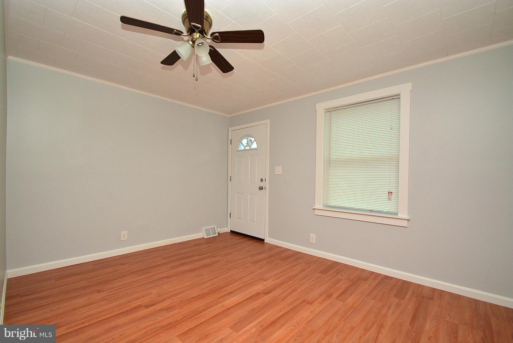 214 German Hill Road Dundalk, MD 21222 - Photo 10 of 22 Living Room