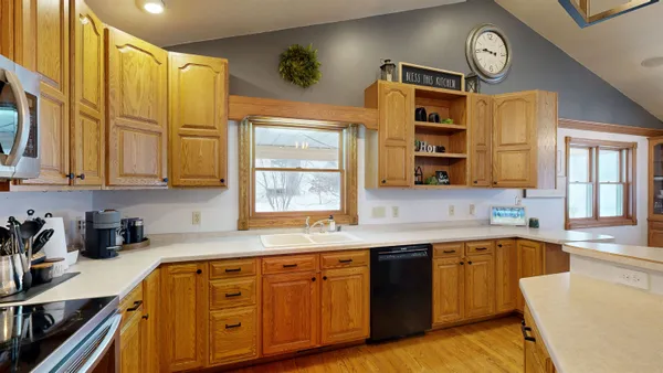 $549,900 | 4674 County Hwy BC, Sparta, WI 54656