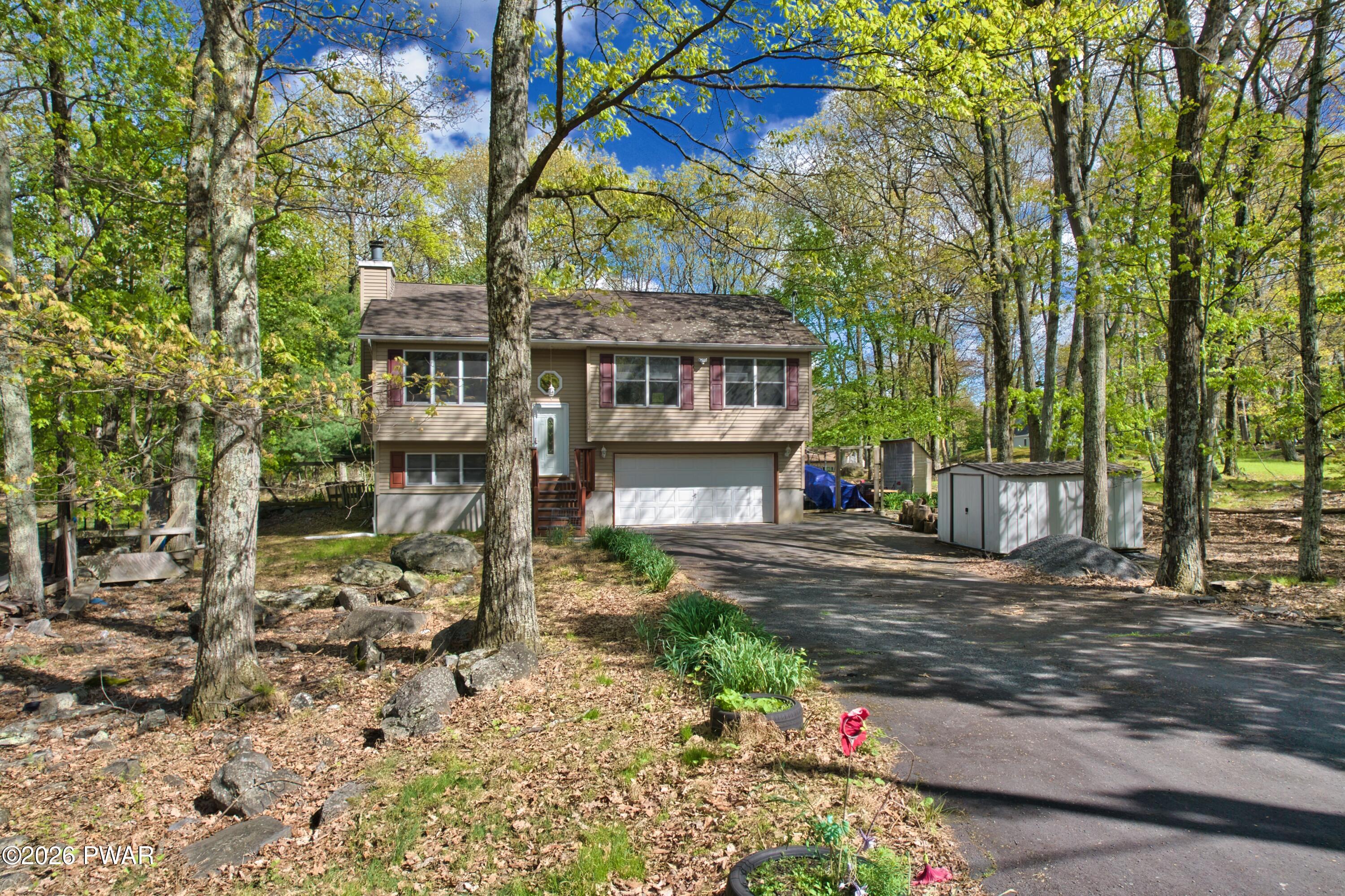 102 Autumn Road Dingmans Ferry, PA 18328 - Photo 5 of 44