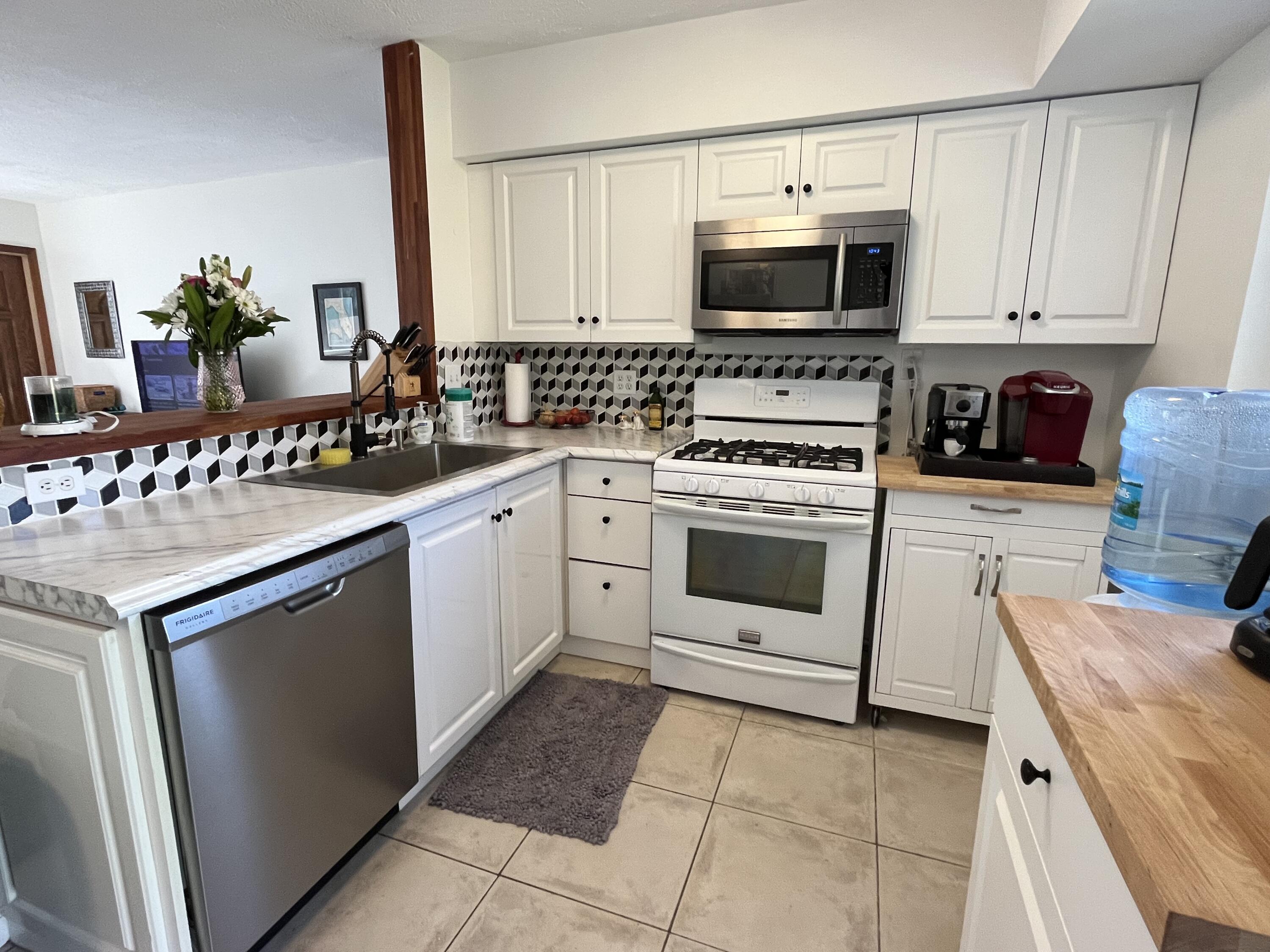 151 Lancaster Street Boca Raton, FL 33487 - Photo 7 of 19 Kitchen 2
