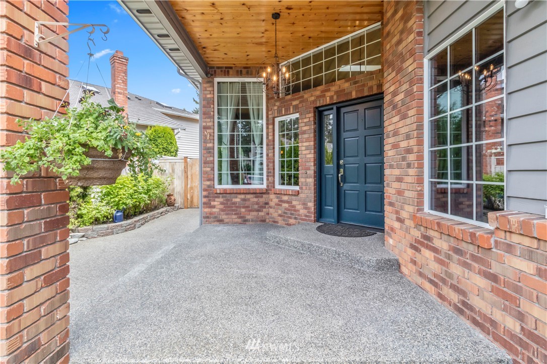 12613 38th Avenue Southeast Everett, WA 98208 - Photo 2 of 36