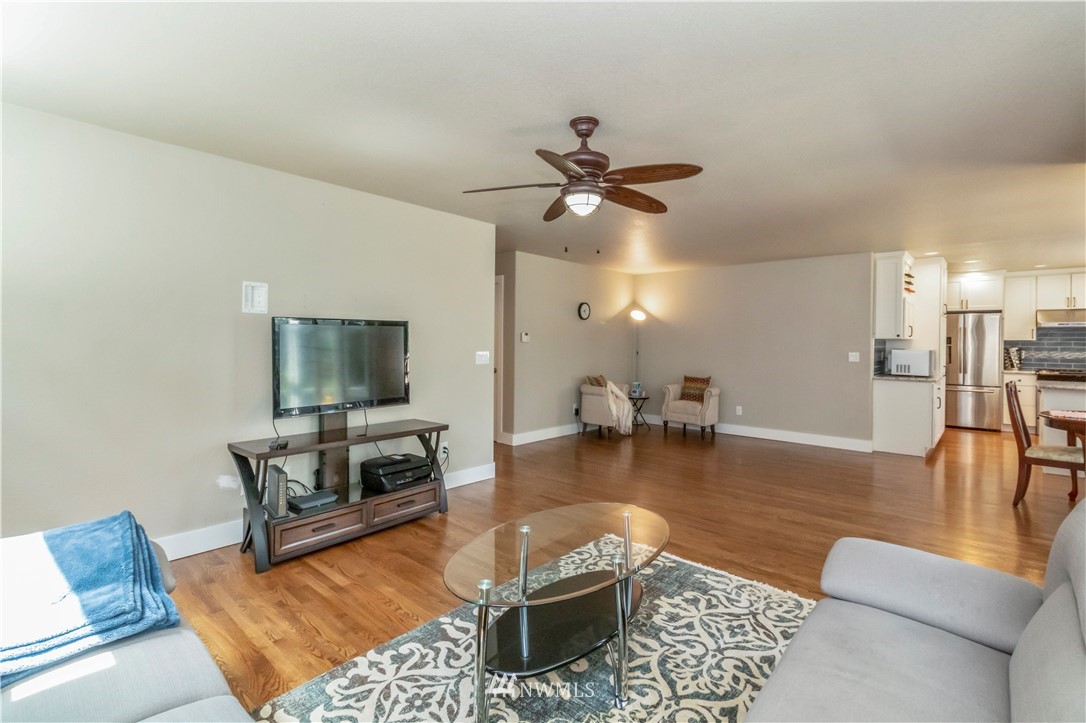 12613 38th Avenue Southeast Everett, WA 98208 - Photo 12 of 36