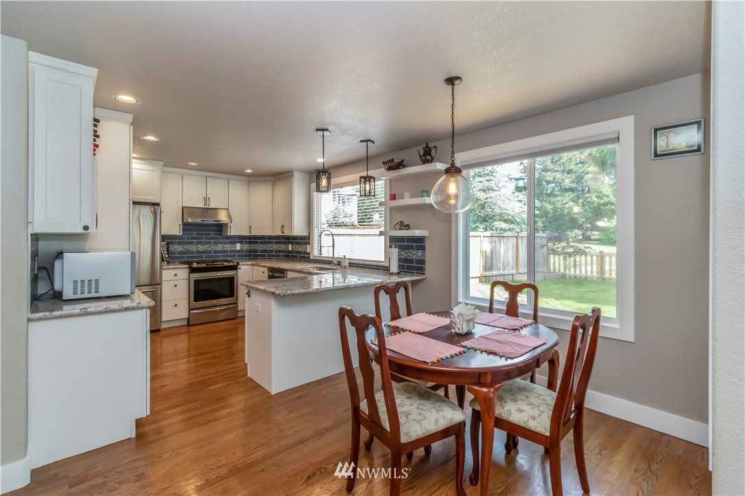 12613 38th Avenue Southeast Everett, WA 98208 - Photo 9 of 36